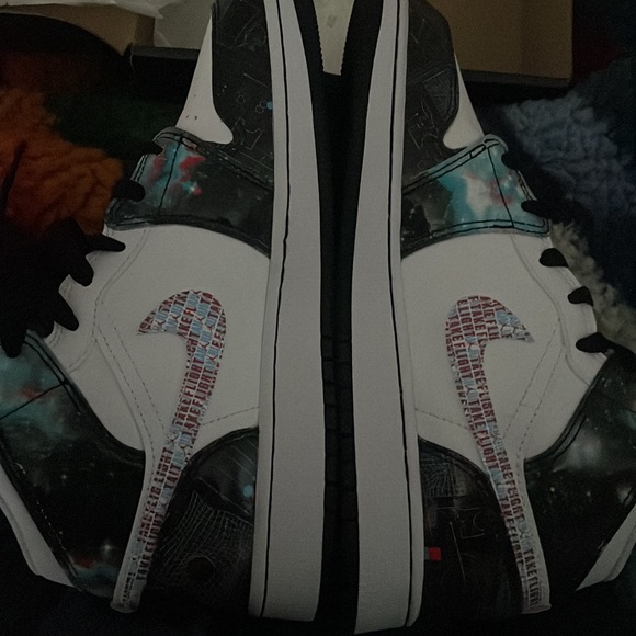 Air Jordan 1 mid se, size 6, galaxy - Picture 5 of 6